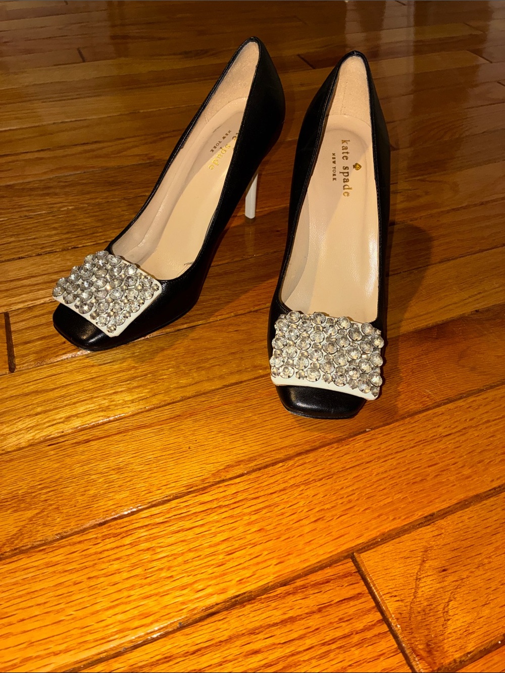 Kate Spade Black Crystal-Embellished pumps black & cream
